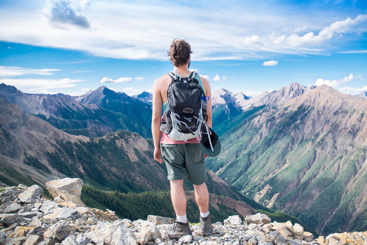 How to Stay Safe Online While Traveling